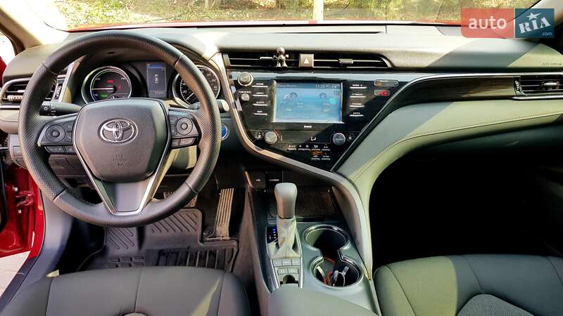 Седан Toyota Camry 2020 в Киеве