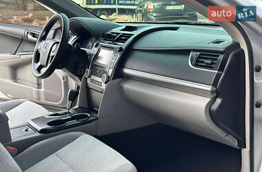 Седан Toyota Camry 2014 в 