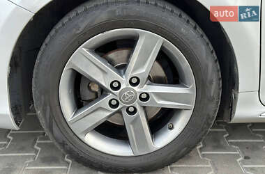 Седан Toyota Camry 2014 в 