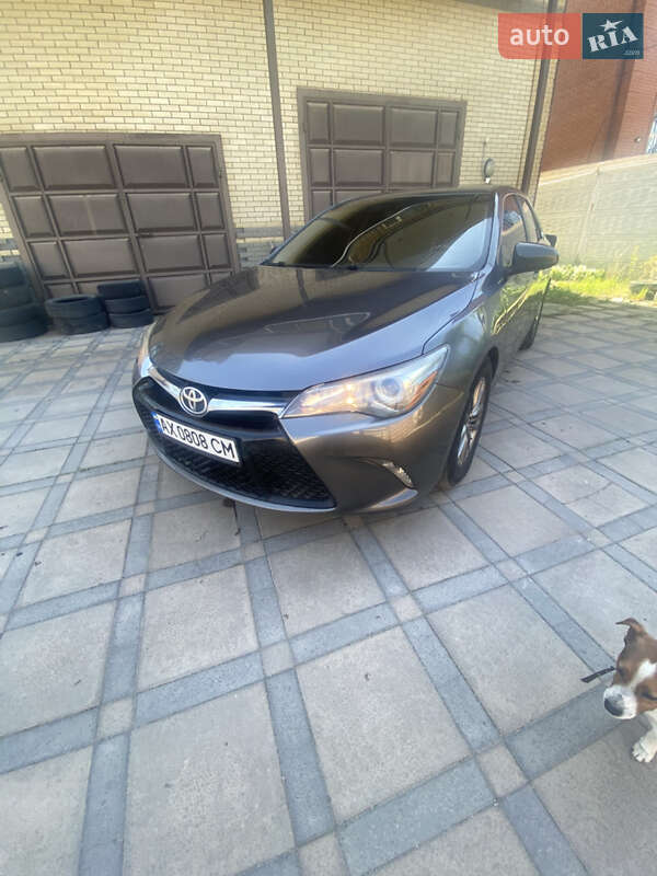 Седан Toyota Camry 2016 в 