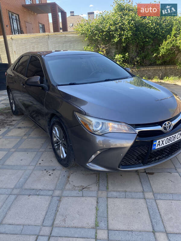 Седан Toyota Camry 2016 в Харькове