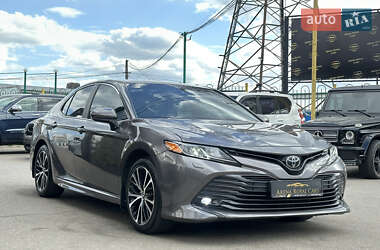 Седан Toyota Camry 2018 в 