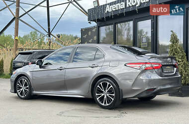 Седан Toyota Camry 2018 в 