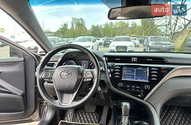 Седан Toyota Camry 2018 в 