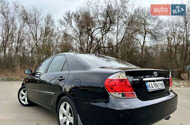 Седан Toyota Camry 2005 в Днепре