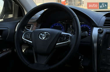 Седан Toyota Camry 2016 в 