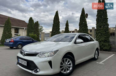 Седан Toyota Camry 2016 в Харькове