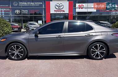 Седан Toyota Camry 2017 в 
