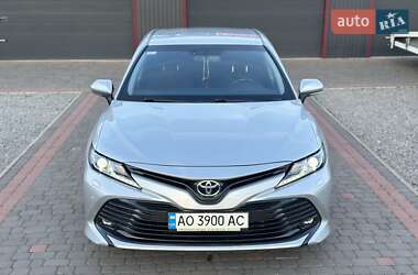 Седан Toyota Camry 2020 в Берегово