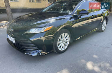 Седан Toyota Camry 2017 в 