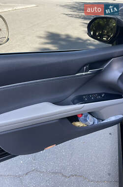 Седан Toyota Camry 2017 в 