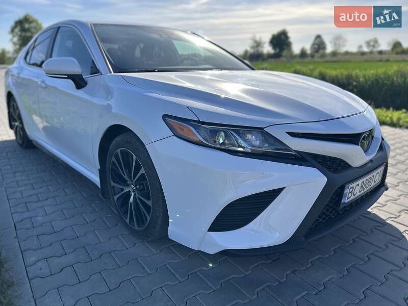 Седан Toyota Camry 2020 в Львове