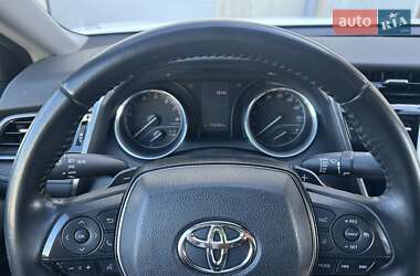 Седан Toyota Camry 2020 в 