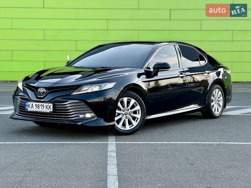 Седан Toyota Camry 2017 в 