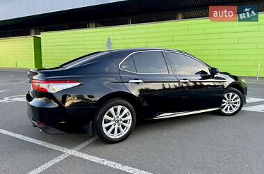 Седан Toyota Camry 2017 в 