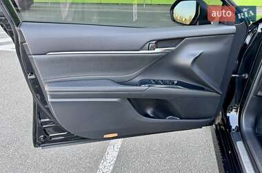 Седан Toyota Camry 2017 в 