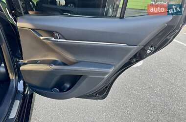 Седан Toyota Camry 2017 в 