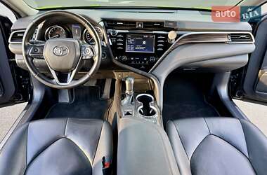 Седан Toyota Camry 2017 в 
