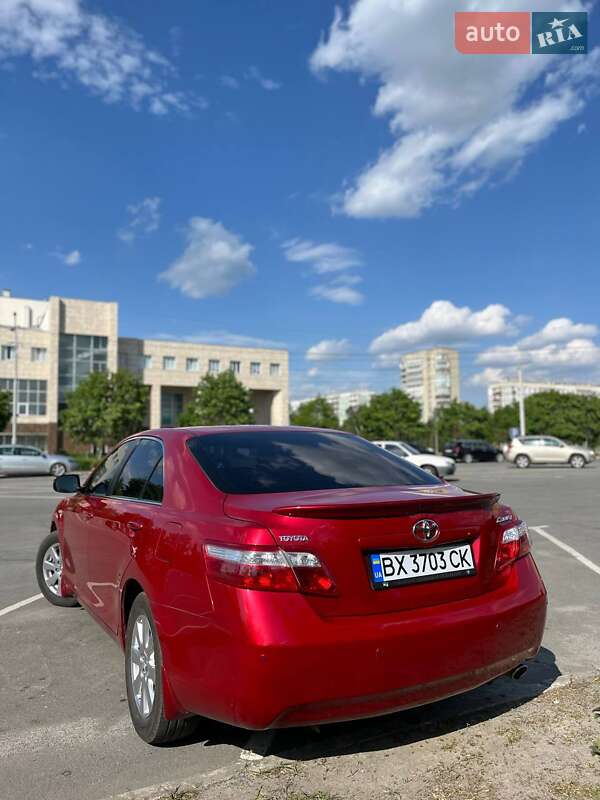 Седан Toyota Camry 2008 в Нетешине