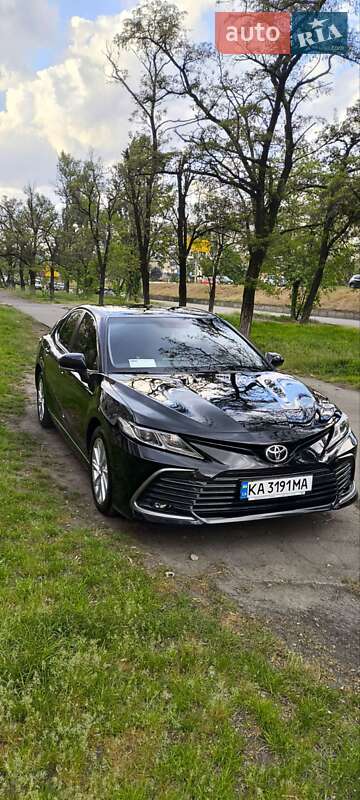Седан Toyota Camry 2022 в 