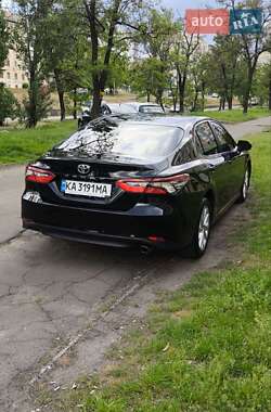 Седан Toyota Camry 2022 в 