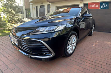 Седан Toyota Camry 2024 в 
