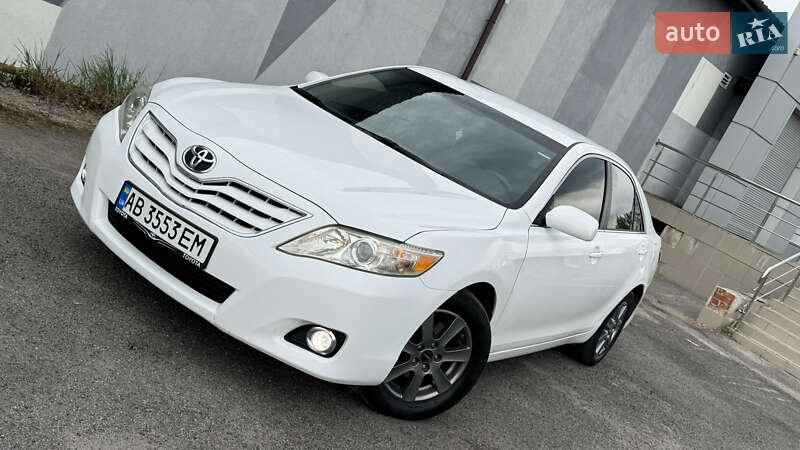 Седан Toyota Camry 2011 в Вінниці