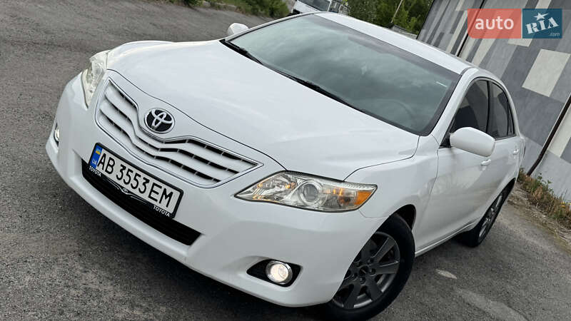 Седан Toyota Camry 2011 в Вінниці