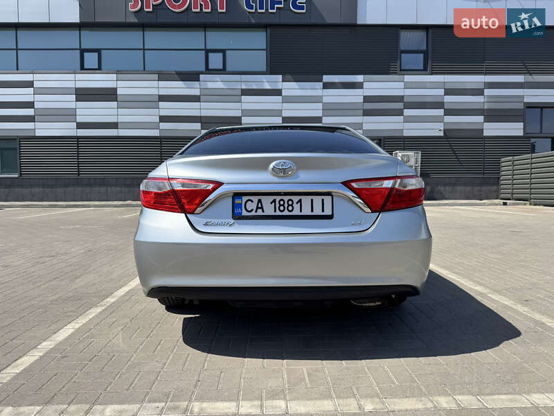 Седан Toyota Camry 2016 в Черкасах