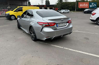 Седан Toyota Camry 2018 в 
