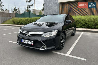 Седан Toyota Camry 2016 в Києві