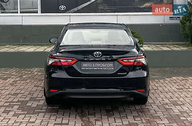 Седан Toyota Camry 2021 в 