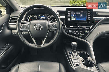 Седан Toyota Camry 2021 в 
