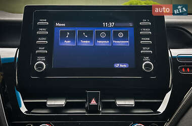 Седан Toyota Camry 2021 в 