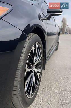 Седан Toyota Camry 2019 в 