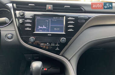 Седан Toyota Camry 2019 в 