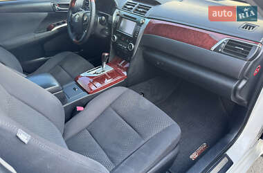 Седан Toyota Camry 2012 в 