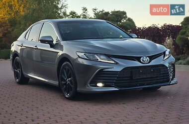 Седан Toyota Camry 2022 в 