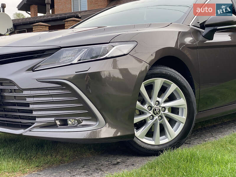 Седан Toyota Camry 2021 в Києві