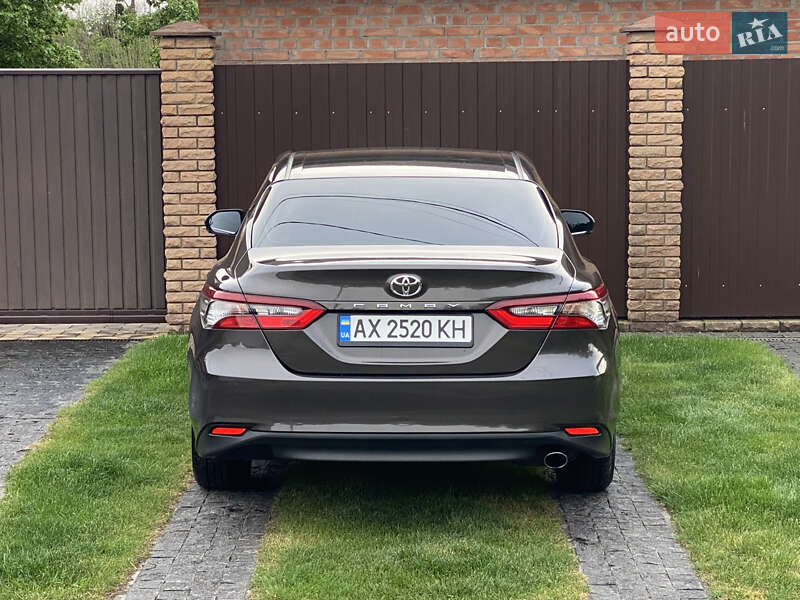 Седан Toyota Camry 2021 в Києві