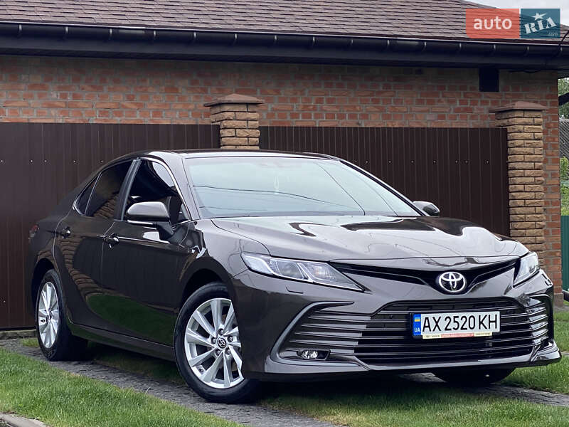 Седан Toyota Camry 2021 в Києві