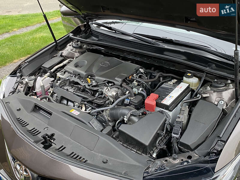 Седан Toyota Camry 2021 в Києві