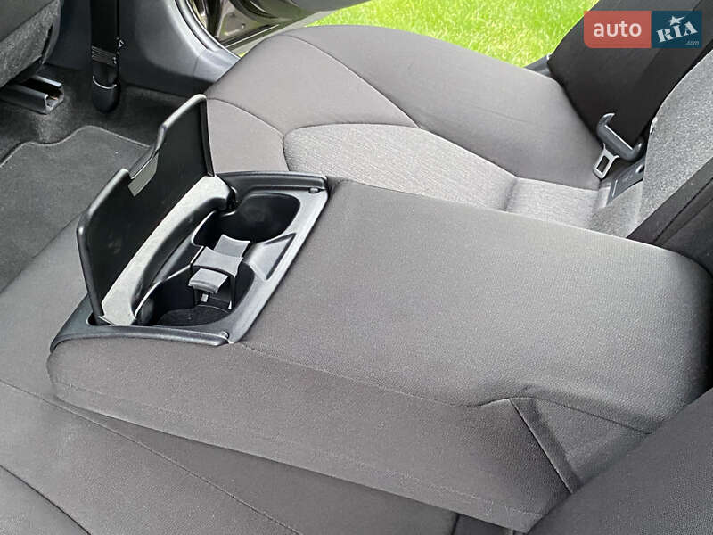 Седан Toyota Camry 2021 в Києві