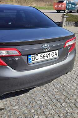 Седан Toyota Camry 2012 в Львові