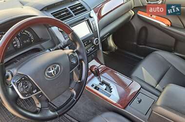 Седан Toyota Camry 2013 в 