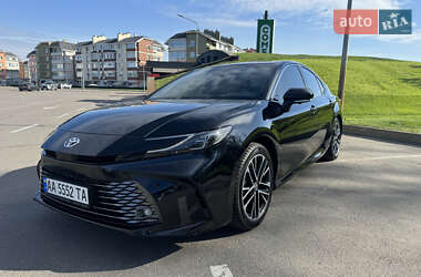Седан Toyota Camry 2024 в Києві