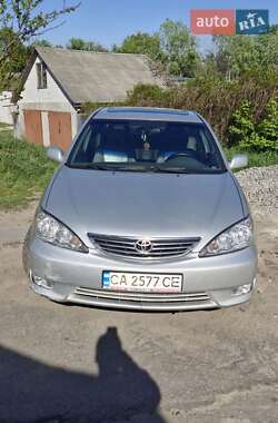 Седан Toyota Camry 2004 в Черкасах