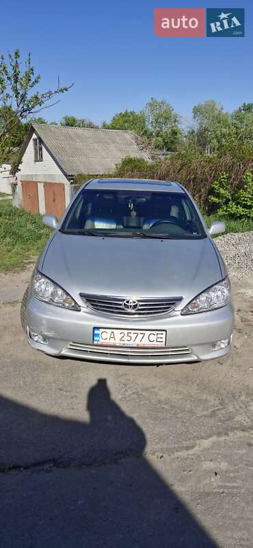 Седан Toyota Camry 2004 в 