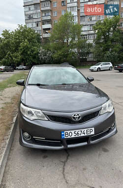 Седан Toyota Camry 2013 в 