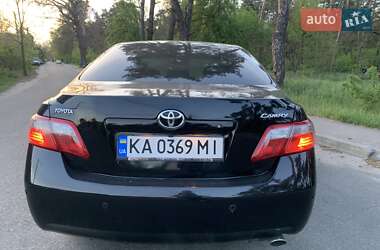 Седан Toyota Camry 2006 в Киеве
